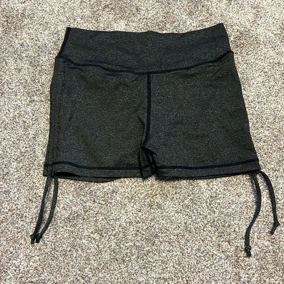 Muscle Nation Scrunch Shorts - Picture 1 of 7